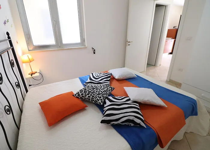 Casa & Center Ac, Wifi & 4 Sleeps アパート オートラント