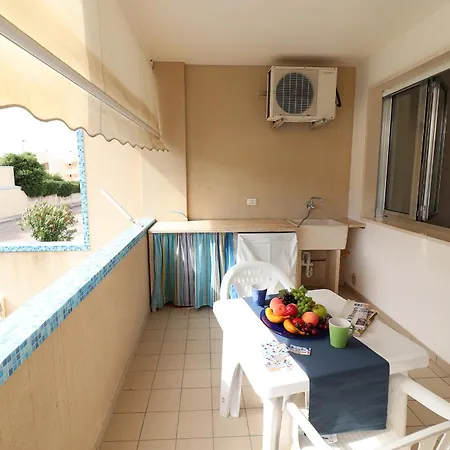 A Pochi Passi Dal Mare Apartment *
