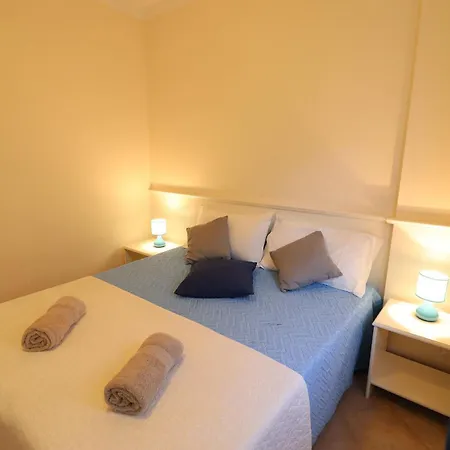Casa & Center Ac, Wifi & 4 Sleeps