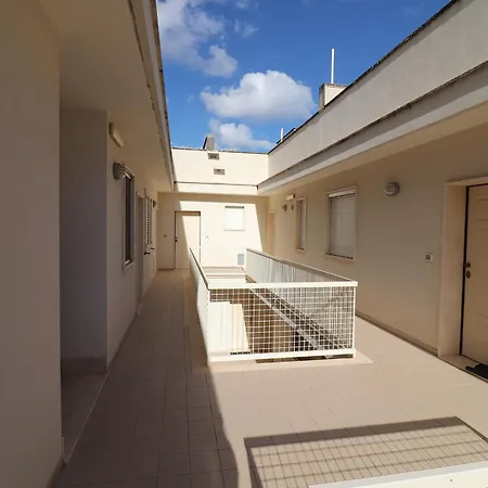A Pochi Passi Dal Mare Apartment *