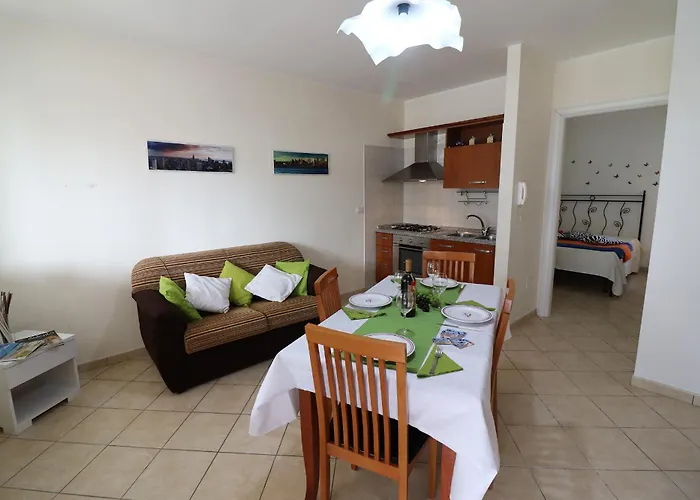 Casa & Center Ac, Wifi & 4 Sleeps *